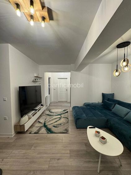 Apartament 3 camere bloc nou et 8