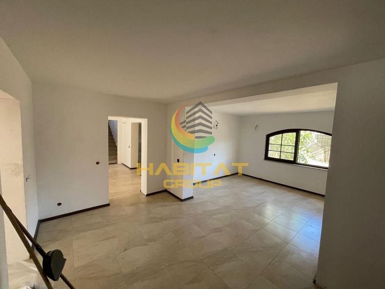 Casă individuală cu 9 camere cu Canalizare în Ciolpani