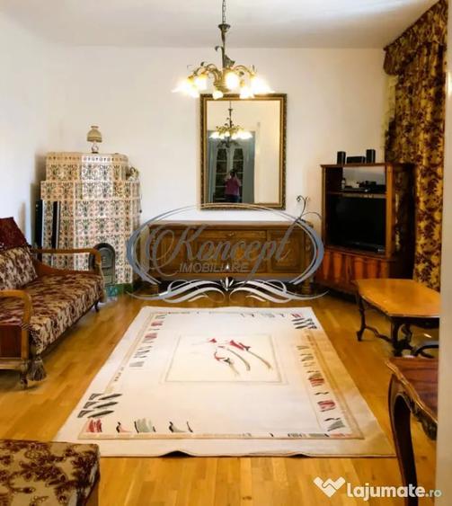 Apartament cu 3 camere semidecomandat, mobilat în Semicentral