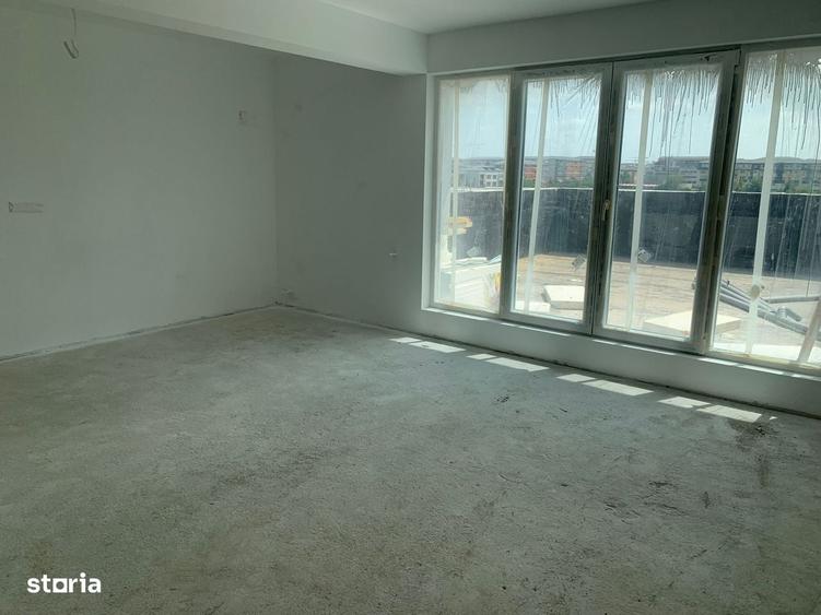 Apartament cu 4 camere în Berceni