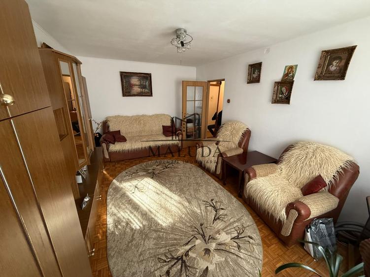 Apartament cu 2 camere decomandat, mobilat în Negru Vodă