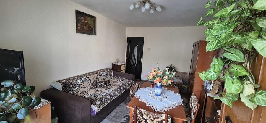 Apartament cu 2 camere decomandat în Plopilor