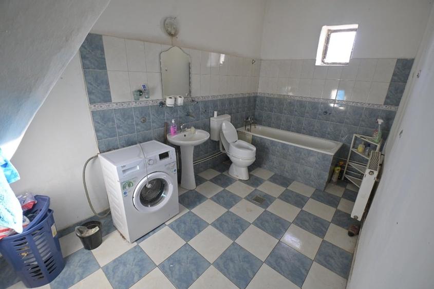 Casă individuală cu 2 camere cu Teren 1833 Mp în Igriș