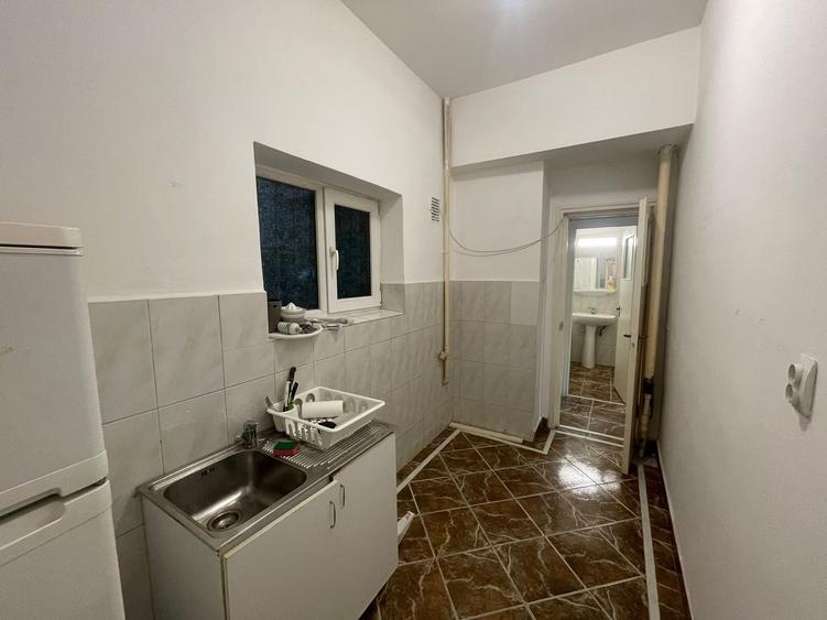 Apartament cu 3 camere decomandat în Universitate