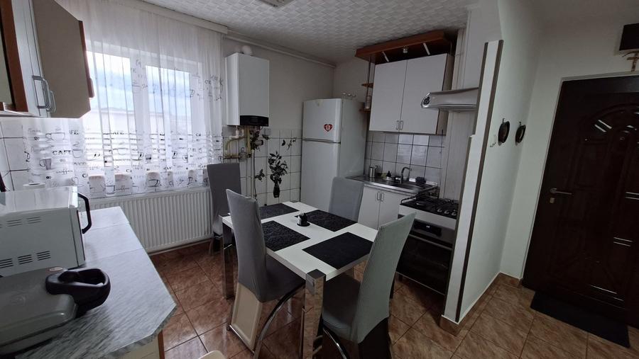 Inchiriez apt.2 camere - 4