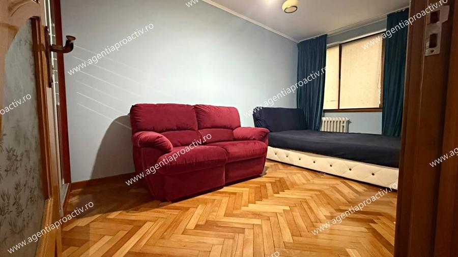 Apartament cu 3 camere decomandat în Micro 17