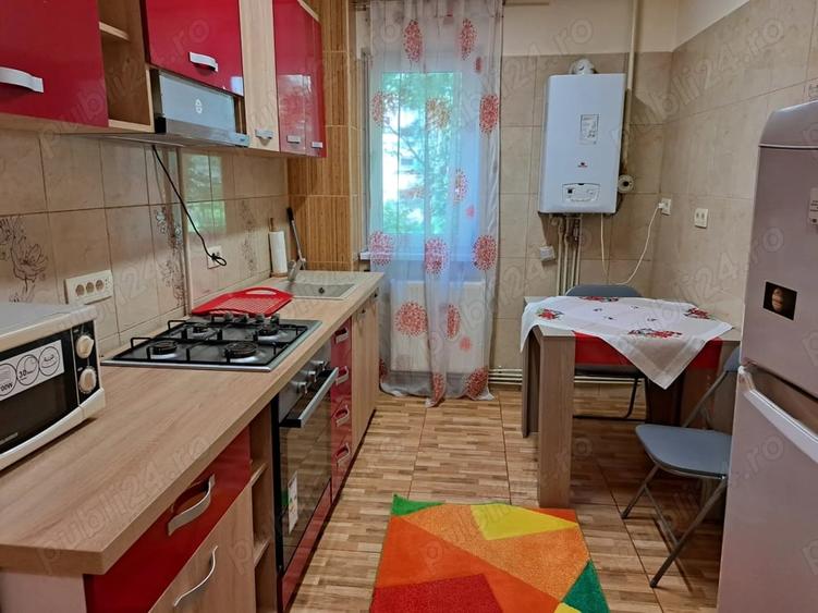 Apartament cu 2 camere semidecomandat în Griviței