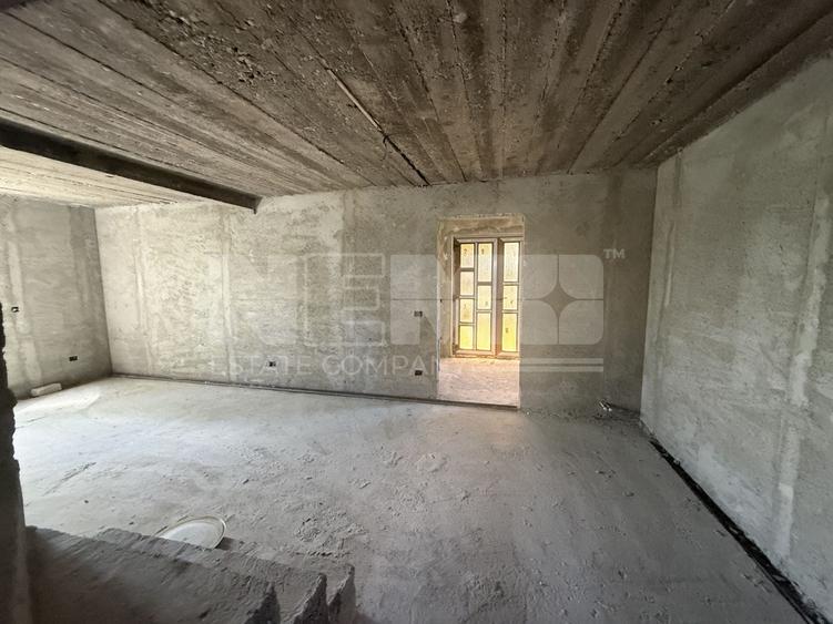 Casă individuală cu 5 camere cu Canalizare în Berchișești