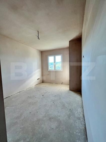 Casă individuală cu 5 camere cu Canalizare în Sud