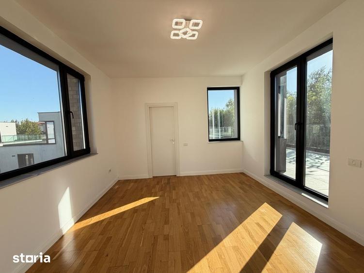 Casă cu 5 camere cu Teren 200 Mp în Central