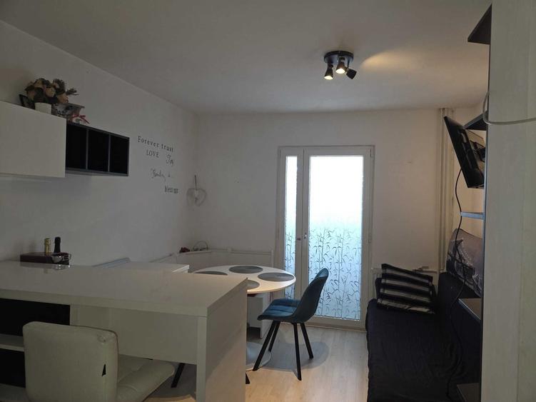 Apartament cu 2 camere decomandat în Dristor