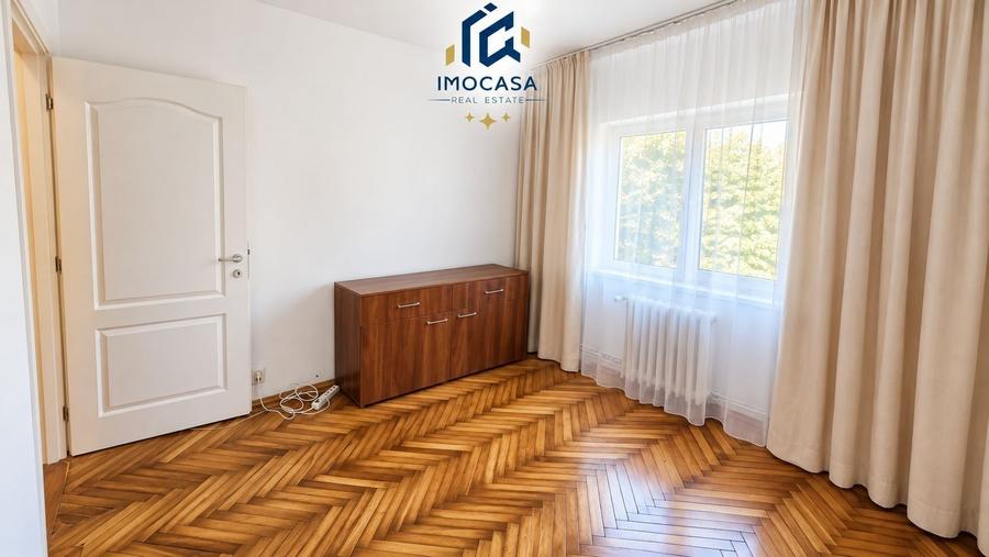 Apartament cu 4 camere decomandat, mobilat în Aurel Vlaicu