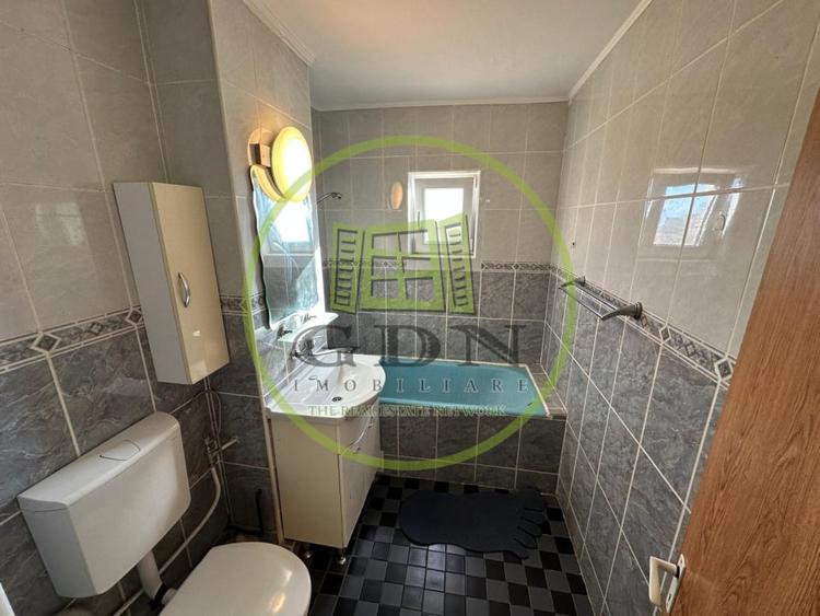 Apartament cu 3 camere decomandat, mobilat în Rovine