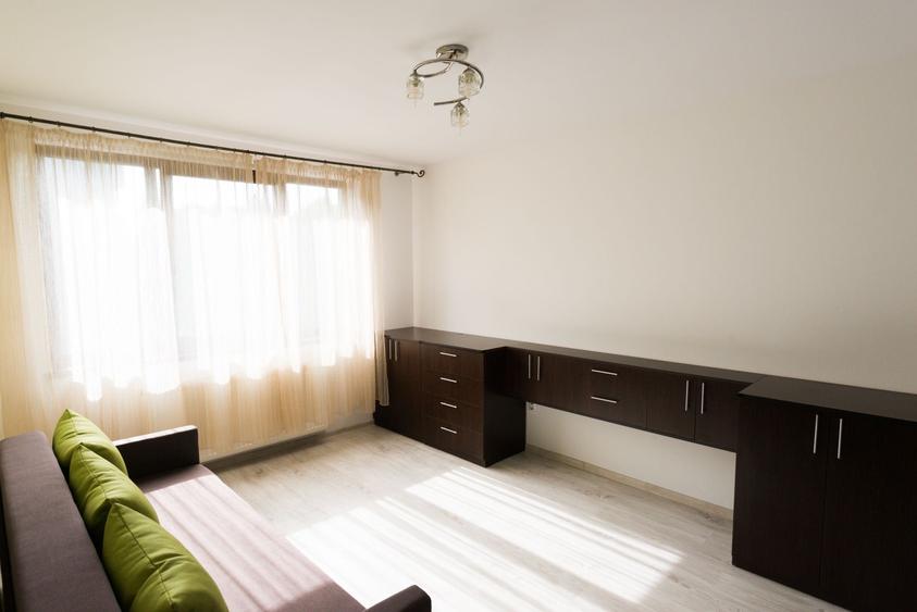 Apartament cu 3 camere decomandat în Dosu Bricii