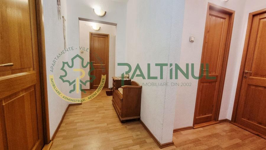 Apartament cu 4 camere decomandat, mobilat în Central