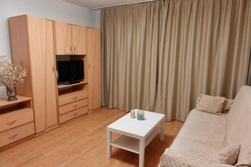 Apartament cu 3 camere semidecomandat, mobilat în Basarab