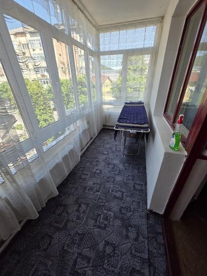 Apartament cu 4 camere decomandat în Central