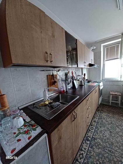 Apartament cu 3 camere, mobilat în Vitan