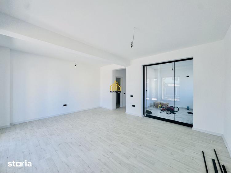 Casă cu 5 camere cu Teren 430 Mp în Domnești