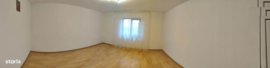 Casă cu 5 camere cu Teren 1958 Mp în Modelu
