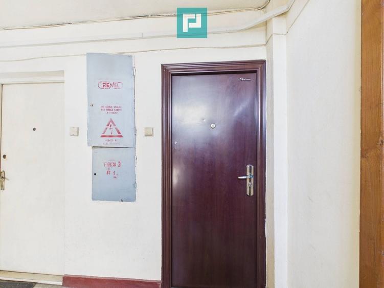Apartament cu 3 camere semidecomandat, mobilat în Central