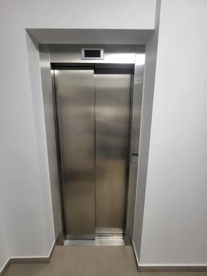 Apartament cu 4 camere decomandat în Dumbrăvița