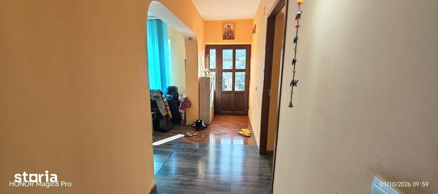 Casă cu 3 camere decomandat cu Teren 500 Mp în Holboca