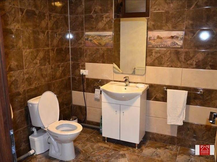 Casă individuală cu 7 camere cu Garaj în Șagu