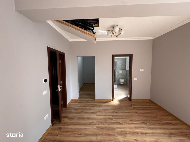 Casă cu 4 camere în Lumina