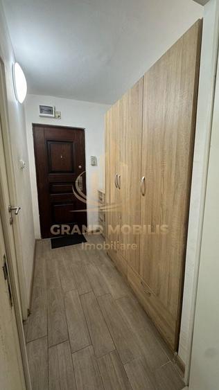Garsonieră semidecomandată în Girocului