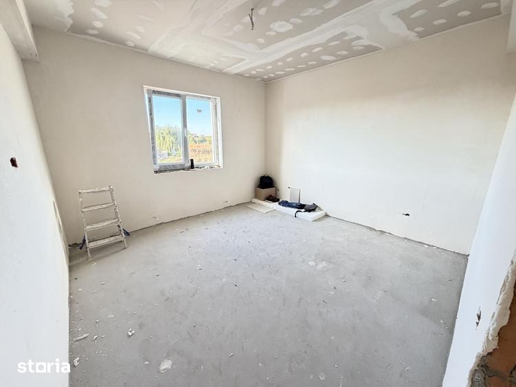Casă cu 4 camere cu Teren 260 Mp în Glina