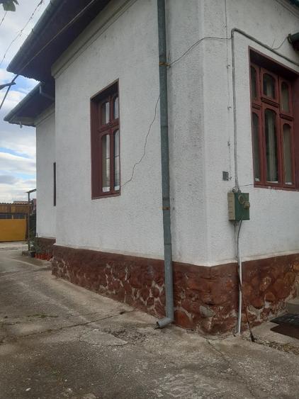 Casă cu Teren 1471 Mp în Central