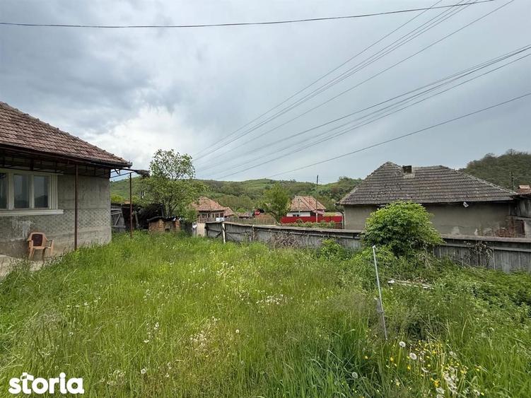 Casă cu 2 camere cu Teren 6600 Mp în Așchileu