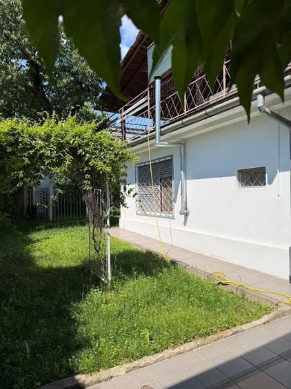 Casă cu 5 camere cu Teren 450 Mp în Central