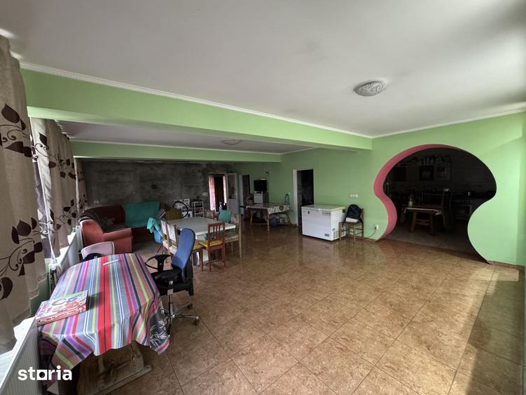 Casă cu 4 camere cu Teren 3000 Mp în Doba