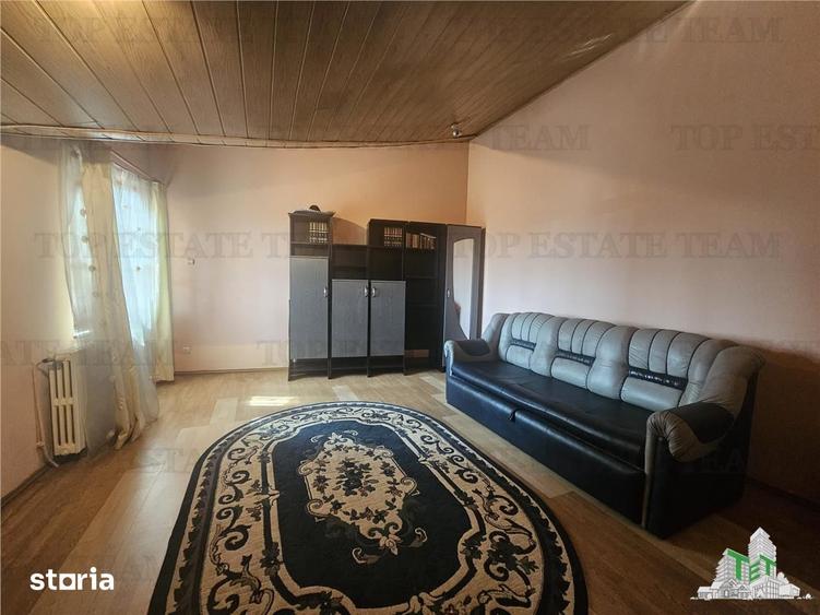 Casă cu 7 camere cu Teren 365 Mp în Km 4