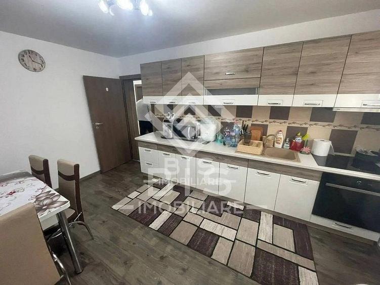 Apartament cu 4 camere decomandat în Calea Moldovei