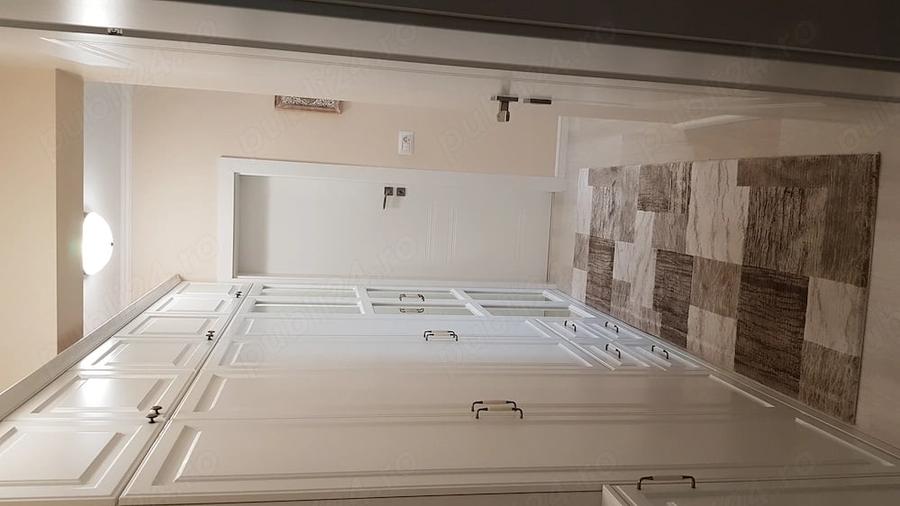 Apartament cu 3 camere decomandat în Primo