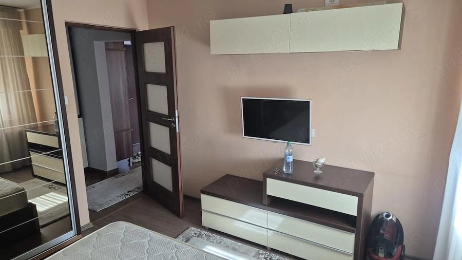 Apartament cu 2 camere decomandat în Casa de Cultură