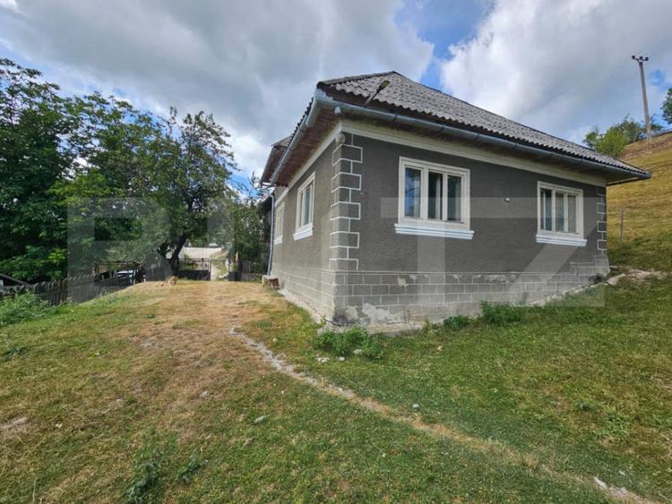 Casă cu 5 camere cu Teren 1855 Mp în Tomuțești
