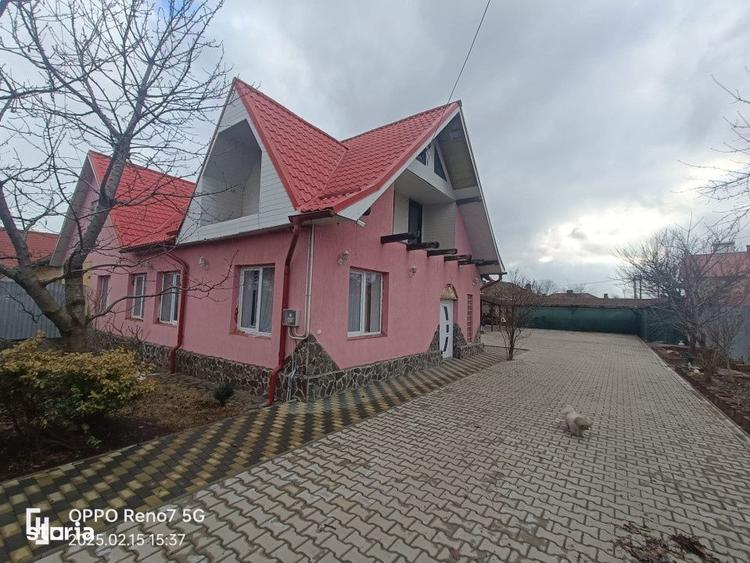 Casă cu 4 camere în Pietriș