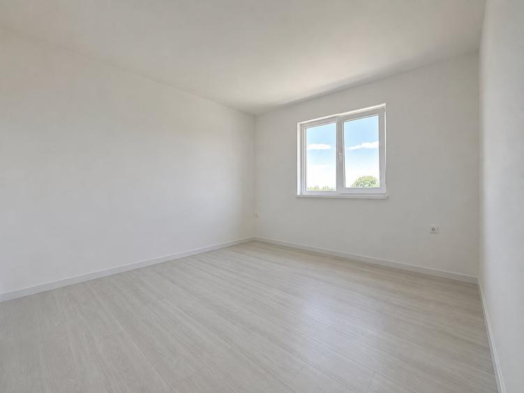 Duplex cu 4 camere cu Teren 335 Mp în Șag