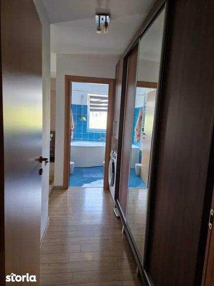 Apartament cu 3 camere decomandat, mobilat în Pajura
