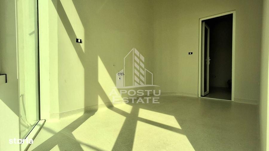 Spațiu comercial, de 70 mp, în Micălaca