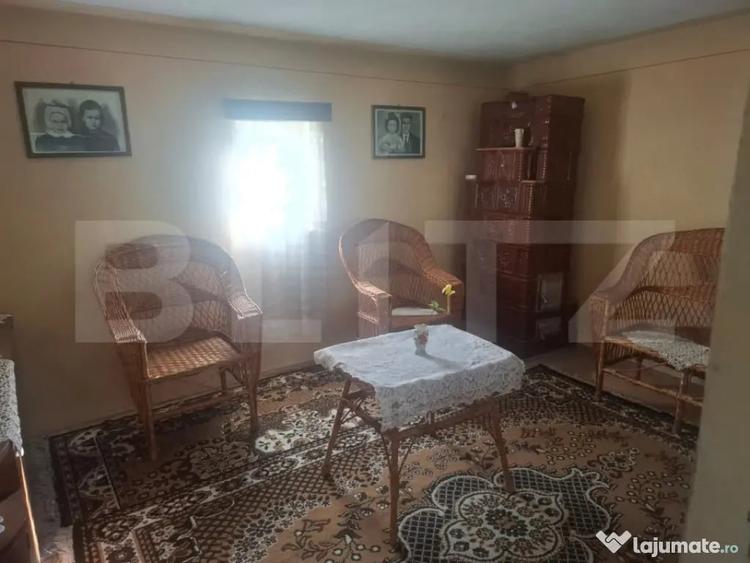 Casă cu 5 camere cu Teren 2100 Mp în Gura Foii