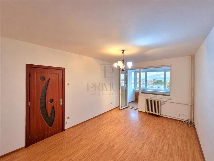 Apartament cu 2 camere semidecomandat în Girocului