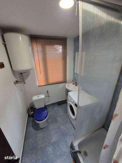 Casă cu 4 camere cu Teren 1200 Mp în Peciu Nou