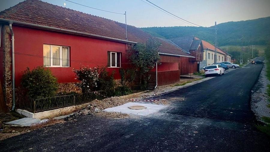 Casă cu 4 camere în Răbăgani