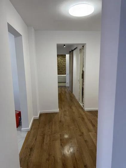 Apartament cu 3 camere decomandat în Ștefan cel Mare