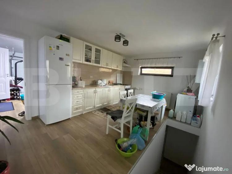 Casă cu 7 camere cu Teren 3500 Mp în Mociu